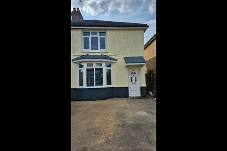 3 Bed Semi-Detached House, Wimpson Lane, SO16 - Photo 4
