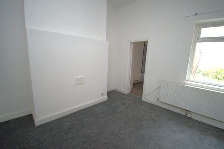 Greenbank Road, Birkenhead, CH42 - Photo 2