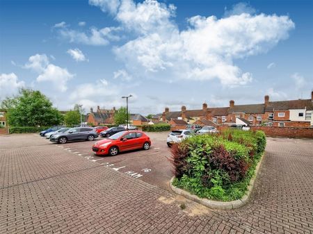 1 Bedroom Flat to Rent in Denbeigh House, Rectory Road, Rushden, NN10 - Photo 3