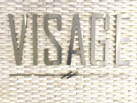 “FULLY FURNISHED 2 BED, 2 BATH UNIT SHORT WALK TO UQ” - Photo 3