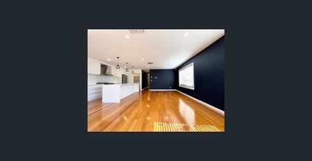 Stunning Family Home - Photo 2