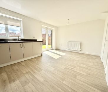 3 bedroom semi-detached house to rent - Photo 1