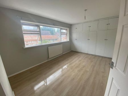 3 bedroom semi-detached house to rent - Photo 5