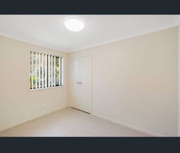 Charming 2 bed 1 bath property with partial sea view in central loc... - Photo 1