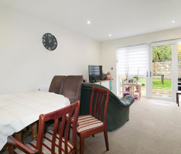 2 bedroom end of terrace house to rent - Photo 2