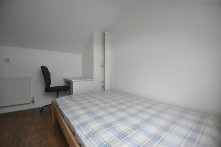 4 Bedroom Flat - Photo 3