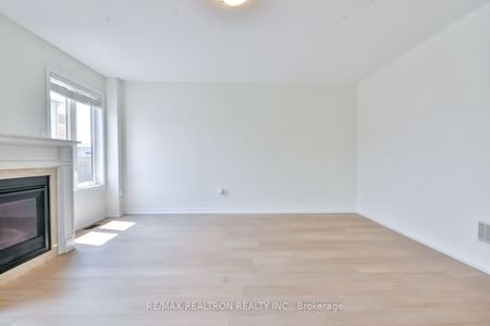 For Lease - 31 Gold Park Gate, Essa, Ontario - Photo 2