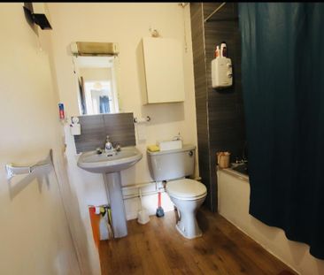 Siskin Court, NW9 5BR, Colindale - Photo 2