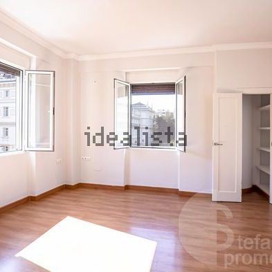 Alquiler de piso en Avenida de Príes - Photo 1