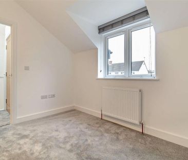 2 bedroom semi-detached house to rent - Photo 4