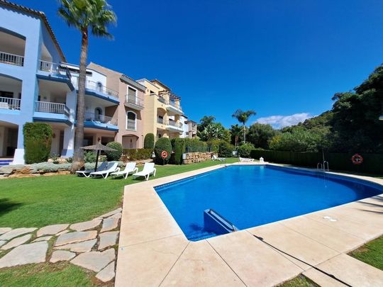 Alquiler de piso en Calle Los Arqueros - Photo 1