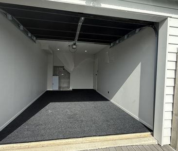 Four Beds Townhouse with 2 parking - Photo 5