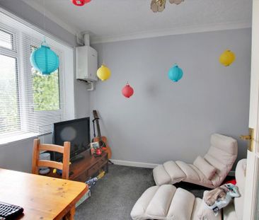 4 bedroom detached bungalow to rent - Photo 2