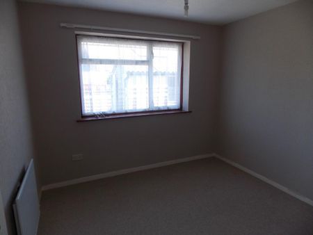 2 bedroom semi-detached bungalow to rent - Photo 4