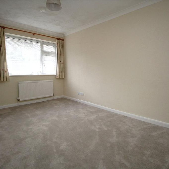 3 bedroom bungalow to rent - Photo 1