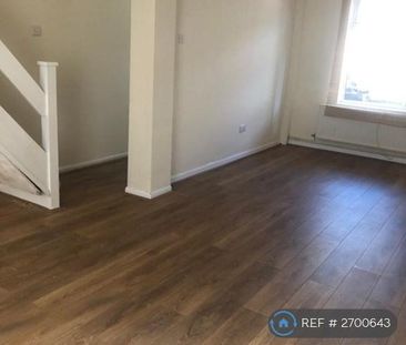 3 bedroom terraced house to rent - Photo 2