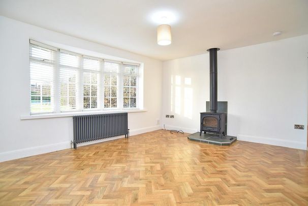 3 bedroom detached bungalow to rent - Photo 1