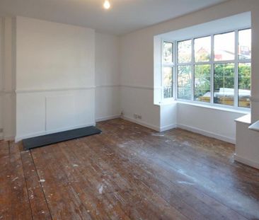4 bedroom semi-detached house to rent - Photo 4