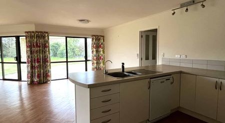 CARTERTON - 4 BEDROOMS - Photo 3