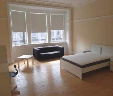 1 bedroom in a flat share to rent - Photo 1