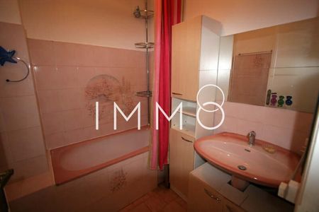 Location Appartement 4 pièces 81m² MARSEILLE 8ème - Photo 3