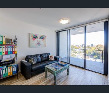 Stylish One Bedroom Apartment in Kelvin Grove Urban Village! - Photo 1