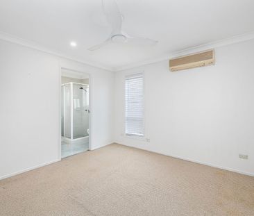 Spacious Townhouse Living in the Heart of Burleigh Waters - Photo 5