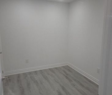 For Lease - 43 Herefordshire Crescent Unit# UNIT 2, Newmarket, Ontario - Photo 2