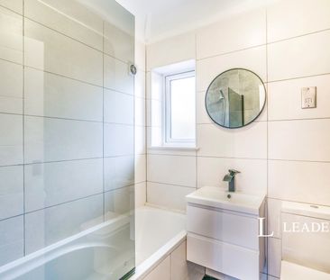 property to rent Overbury Crescent, New Addington, CR0 - Photo 1