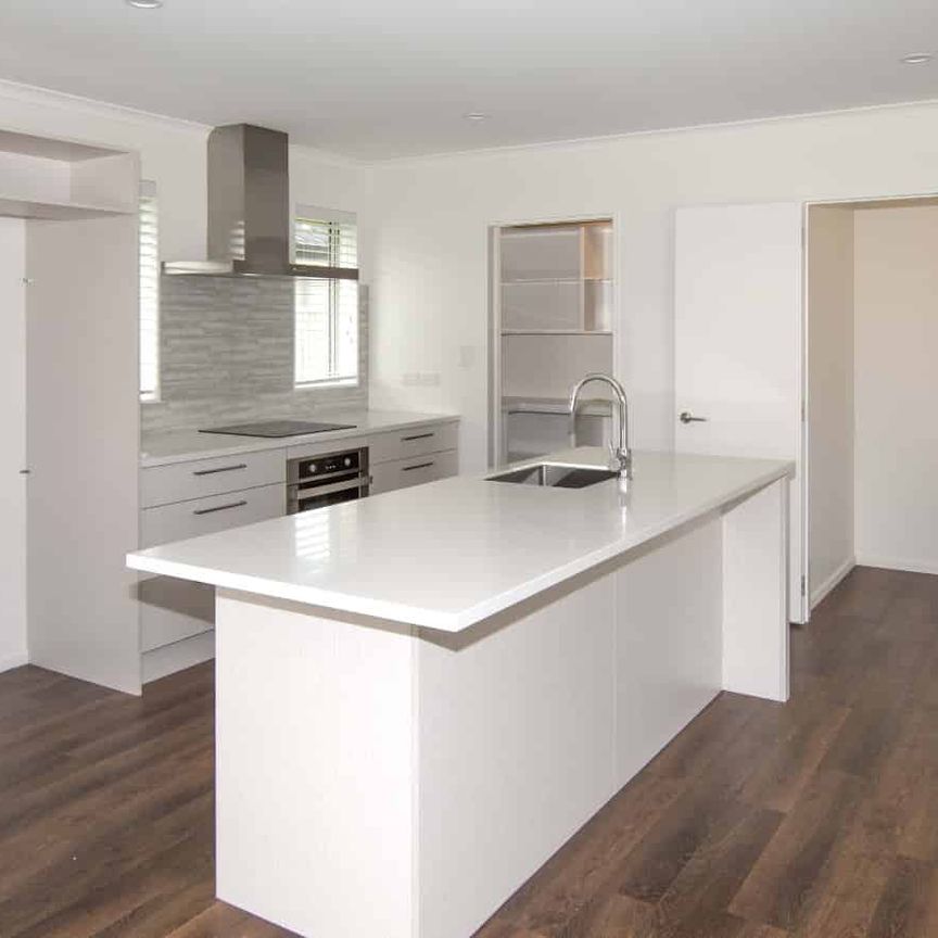 Quality Living in Ravenswood - Photo 1