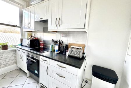 Bedsit to rent - Photo 3