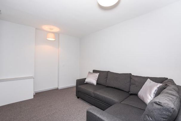3 bedroom apartment to rent - Photo 1