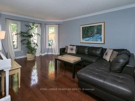 Detached Home For Lease | N9061837 - Photo 1