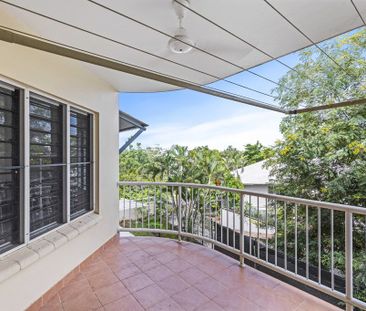 NEAT UNIT IN QUIET COMPLEX CLOSE TO SHOPS - Photo 4