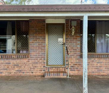 2/274 Hume Street, South Toowoomba, Qld 4350 - Photo 4