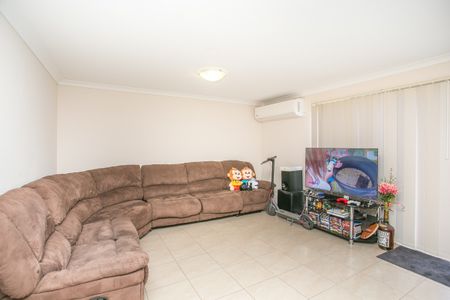 Modern and Low-Maintenance 3x2 Home - Photo 5
