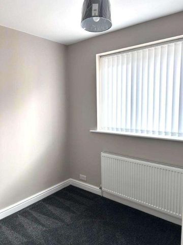 Surrey Avenue, Oldham, OL2 - Photo 4