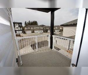 3 Bed 2.5 Bath Dbl Garage Balcony Townhouse For Rent Leduc - Photo 1