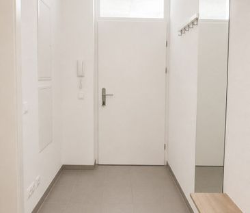 Helle 2-Zimmer-Wohnung mit Balkon, Parkplatz-möglich – auch ideal a... - Foto 4