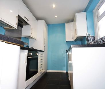 2 bedroom terraced house to rent - Photo 2