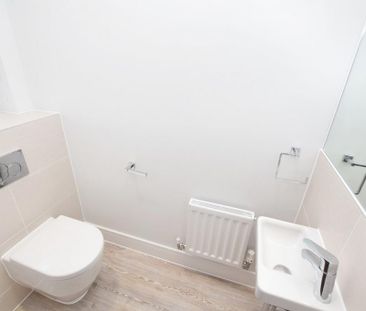 2 bedroom semi-detached house to rent - Photo 6