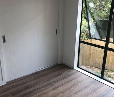 2 bedroom unit, 4 yrs old, modern - Photo 2