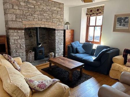 4 bedroom detached house to rent - Photo 3