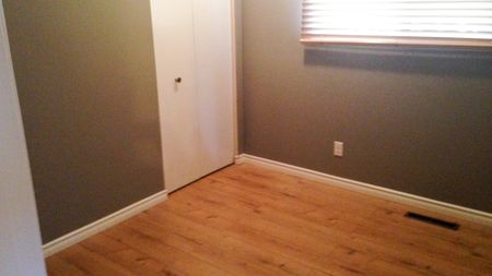 3 Bedroom Duplex For Rent In Huntington: Pet Negotiable. - Photo 4