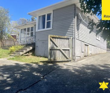 Renovated 3-Bedroom Lynfield Bungalow - Pet Friendly & Prime Location - Photo 3