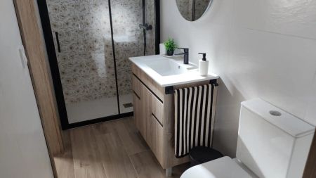 Apartamento de alquiler en Calle Irlanda, Distrito Zeta - Recinto Ferial Cortijo de Torres - Foto 2