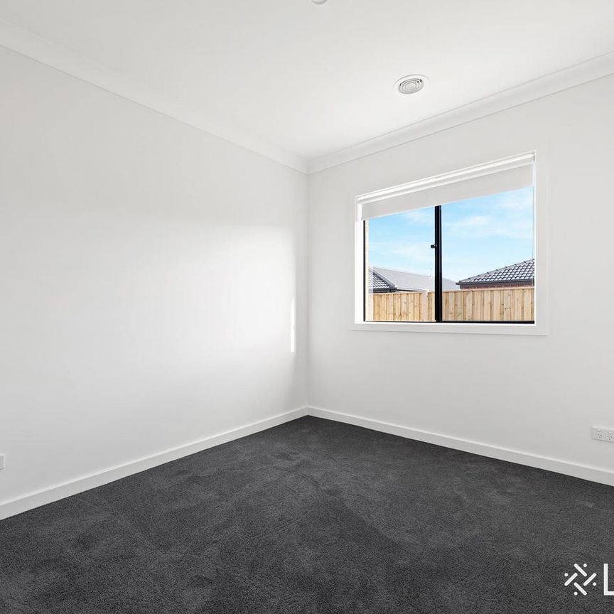 Brand New 4 Bedroom Home - Photo 1