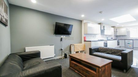 8 bedroom terraced house to rent - Photo 4