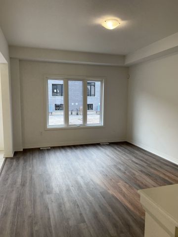 For Lease - 4552 Portage Road Unit# 56, Niagara Falls, Ontario - Photo 2