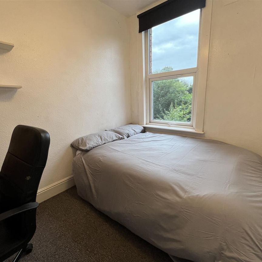 Stanmore Avenue, Burley, LS4 2RP, Leeds - Photo 1